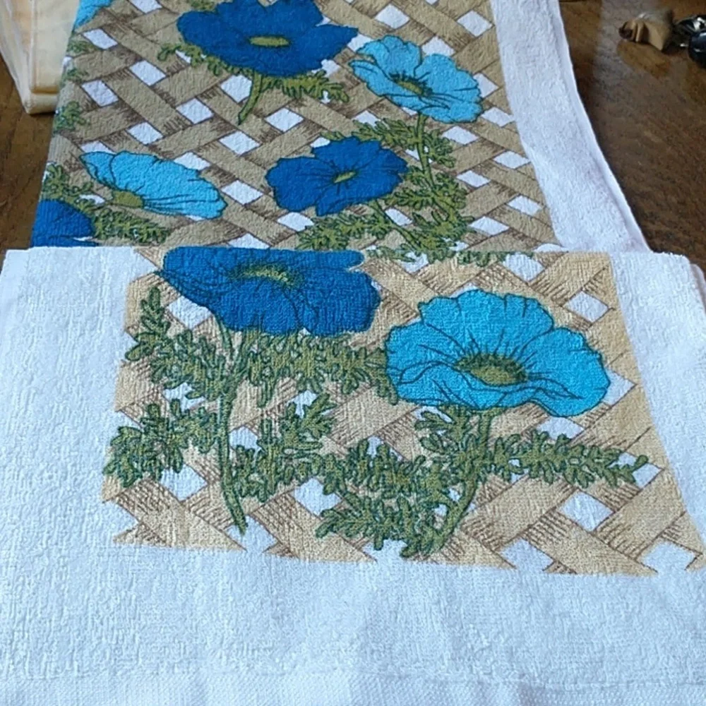 New Vintage Floral Poppies Bath & Hand Towels 4 Total Pieces